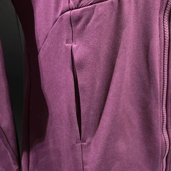 Marika Revive Drywik Finish jacket, zip front, thumb holes,quilted puffer panel - Picture 5 of 14